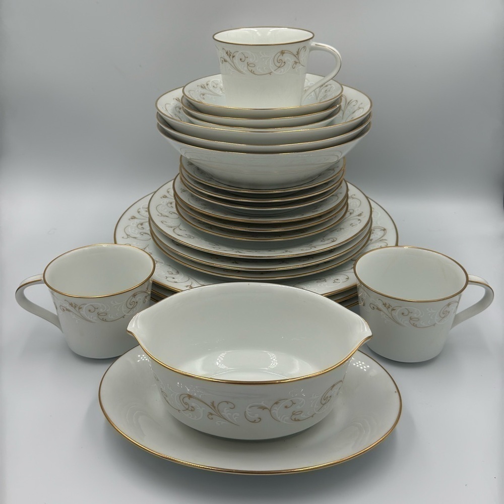 Vntg Noritake China 22pc “Duetto” 6610 Service for 3 - 7pc Setting & Gravy Boat